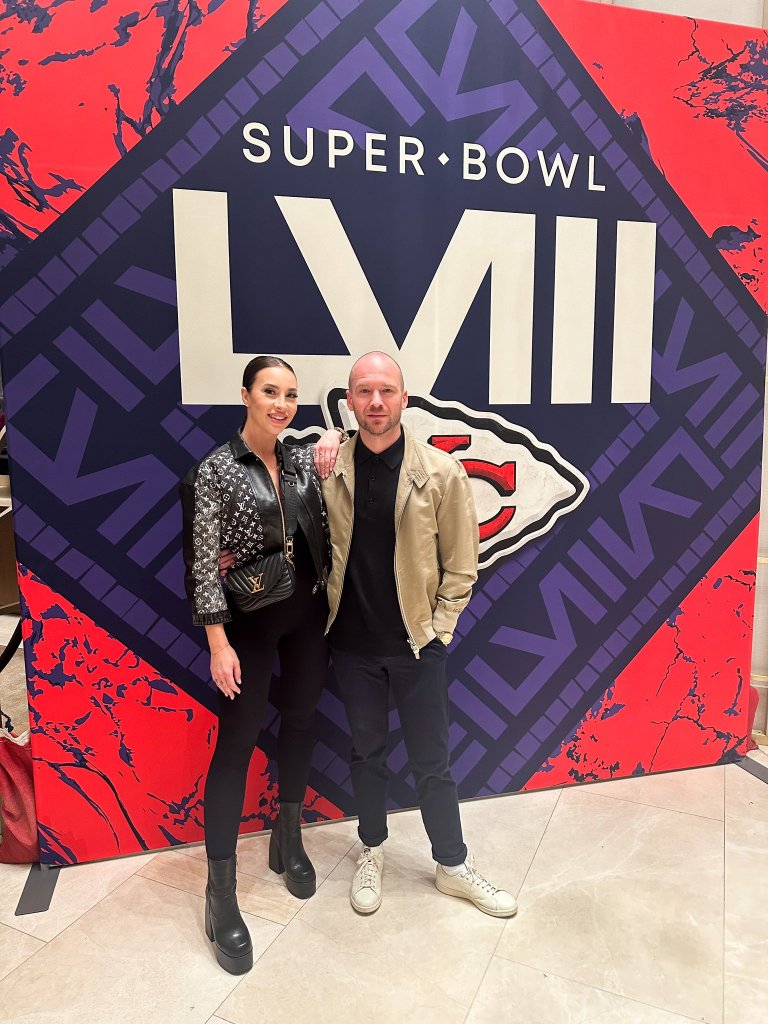 Sean Evans et Melissa Stratton au Super Bowl LVIII