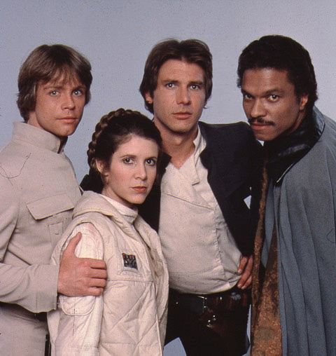 Carrie Fisher, Harrison Ford, Mark Hamill et Billy Dee Williams posent pour un portrait sur le tournage de "Star Wars : L