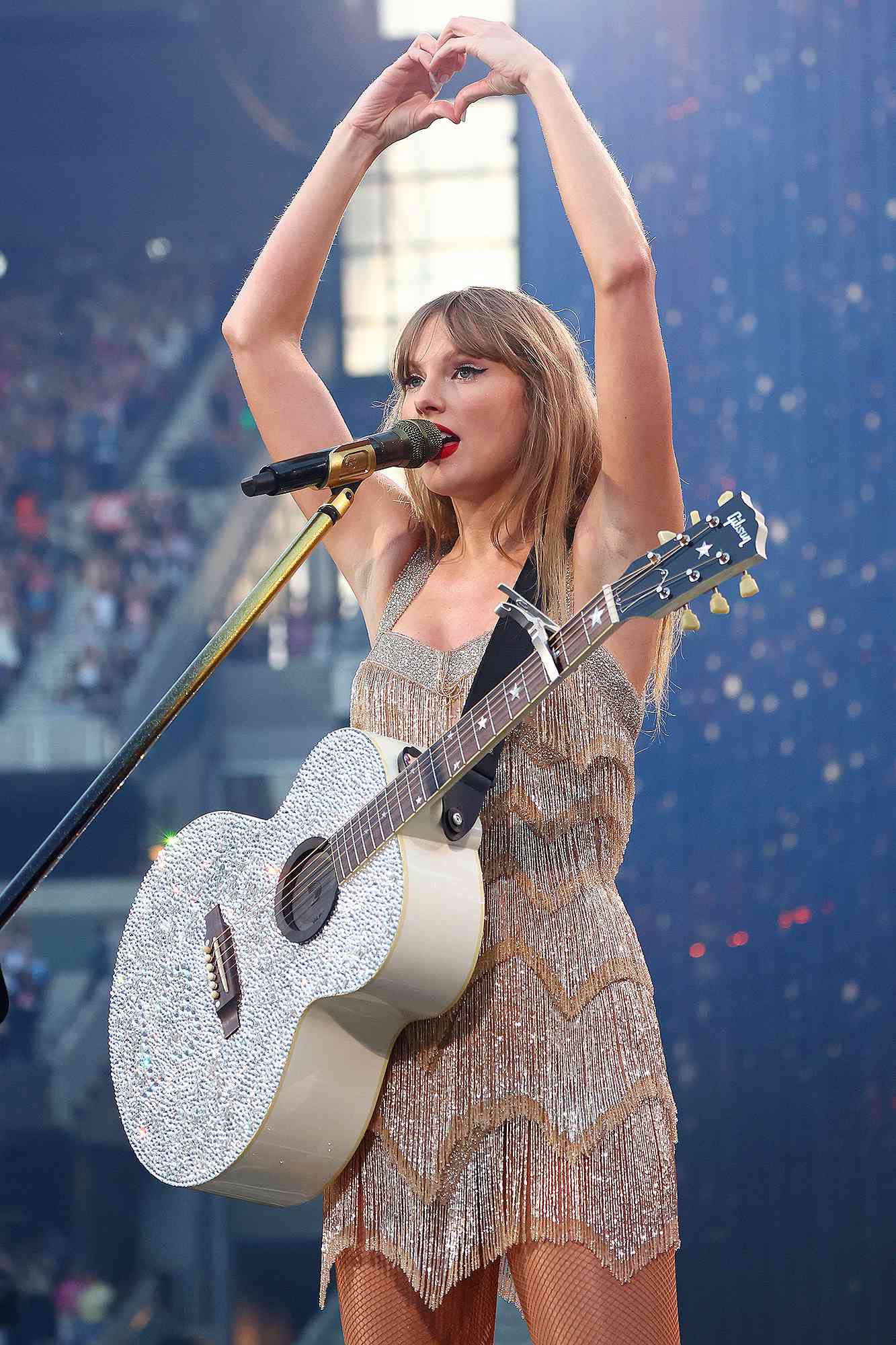 Taylor Swift déclare que 288 000 fans de Melbourne qui regardent les concerts de sa tournée Eras sont « incroyablement gentils » : « Tu es l'amour de ma vie »