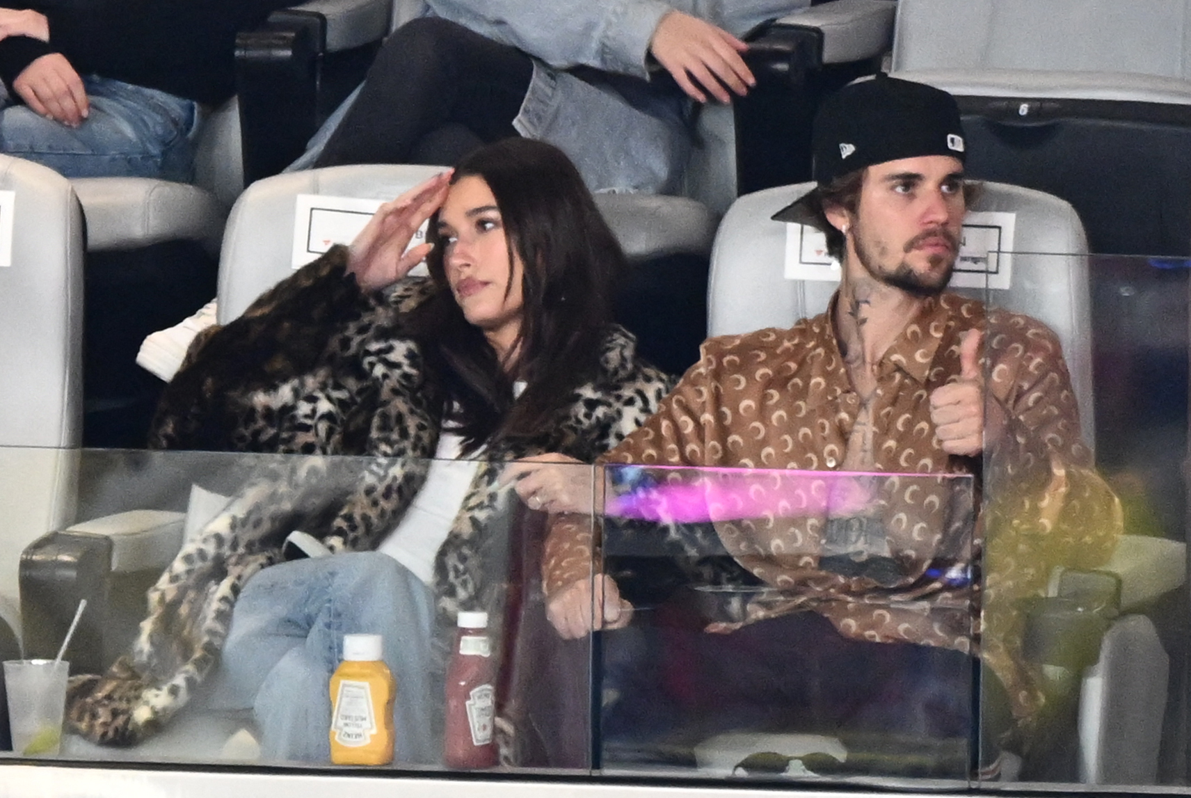 Justin Bieber et sa femme Hailey au Super Bowl.