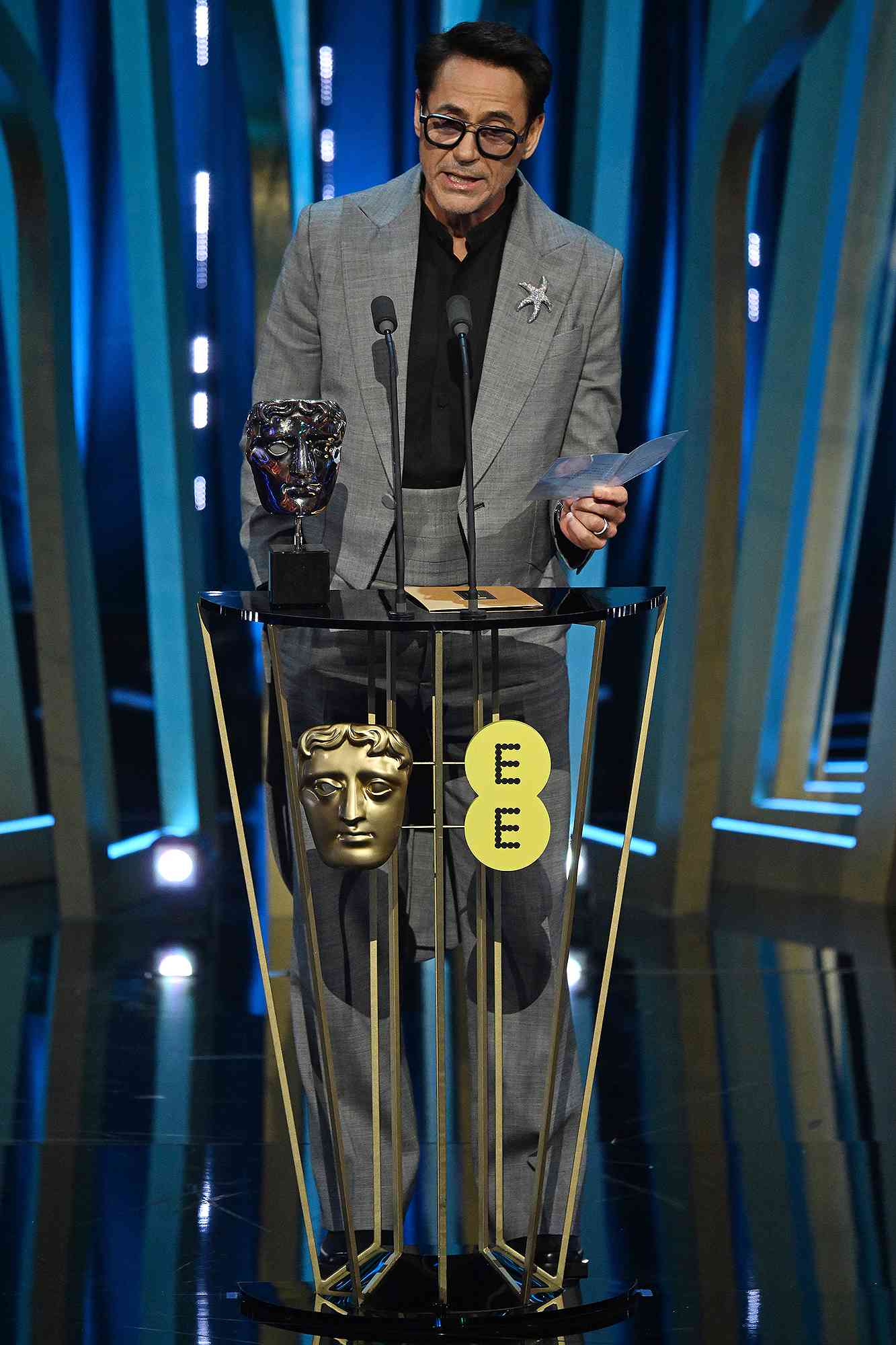 Robert Downey Jr. accepte le prix du second rôle pour 