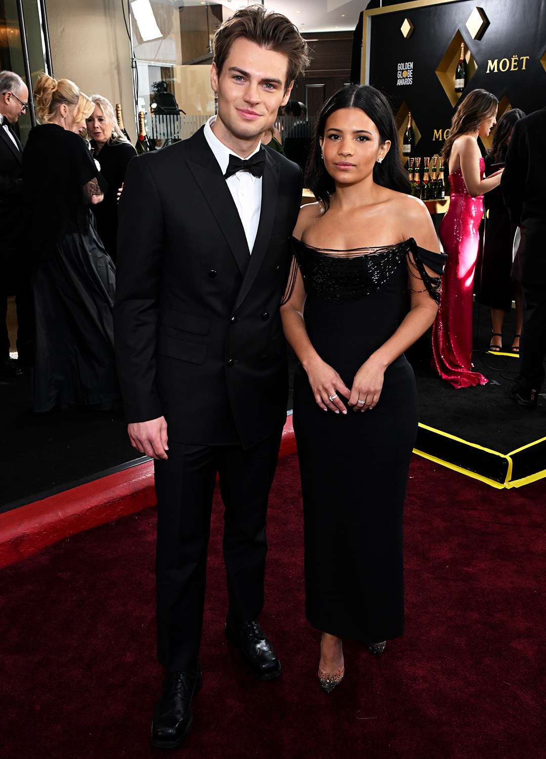 Noah LaLonde et Nikki Rodriguez à la 81e cérémonie annuelle des Golden Globe Awards au Beverly Hilton le 7 janvier 2023.