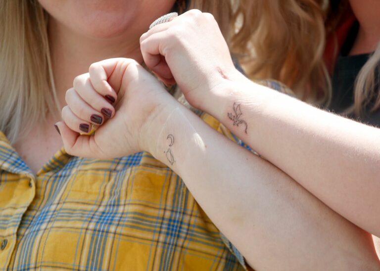 Des centaines de fans de Taylor Swift en Australie se font tatouer en son honneur avant les spectacles de la tournée Eras