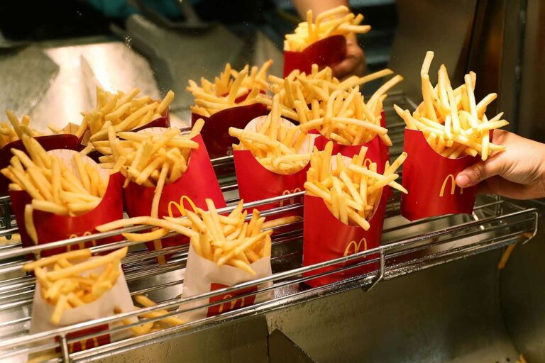 Le PDG de McDonald’s déclare que la chaîne accordera « davantage d’attention » à « l’abordabilité » en 2024
