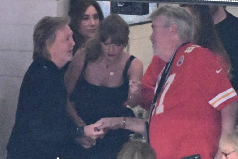 Taylor Swift et Ed Kelce sortent avec Paul McCartney dans la suite familiale Kelce au Super Bowl 2024