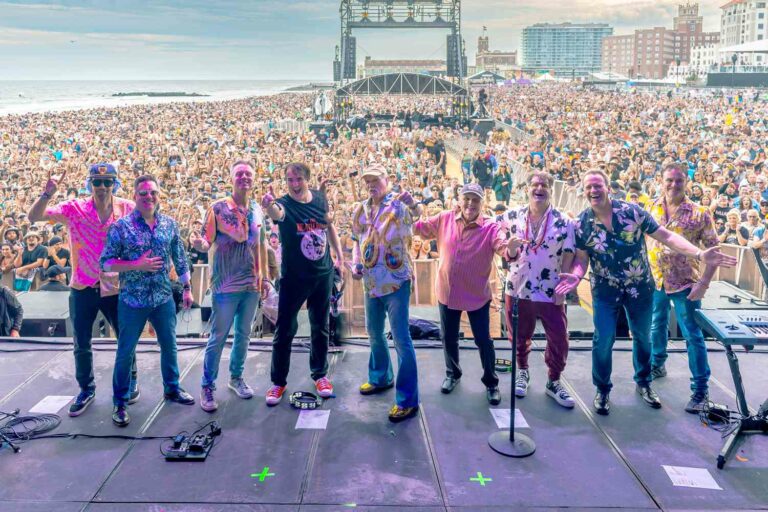 Les Beach Boys annoncent la tournée Gold « Fun, Fun, Fun » 2024 « Endless Summer »