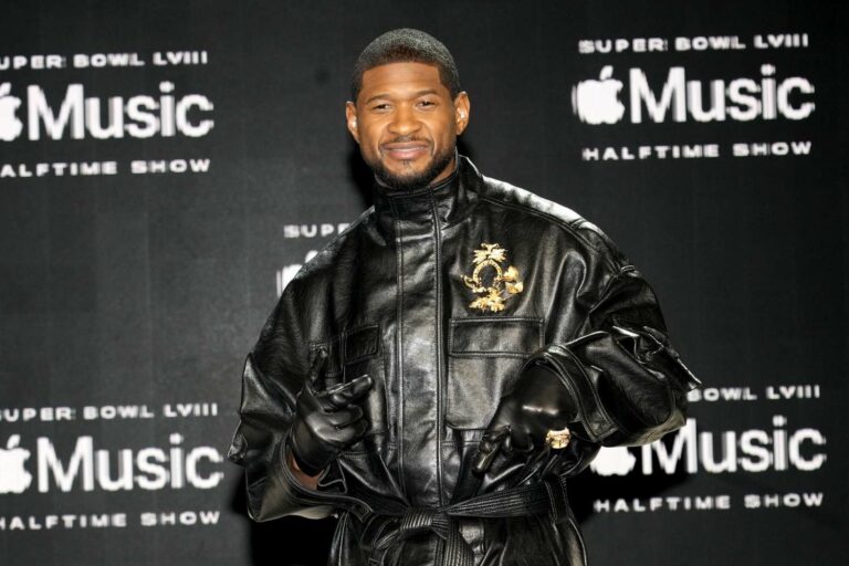 Usher essaie de créer un moment viral avec une performance au Super Bowl : “Je dois le faire en 13 minutes”