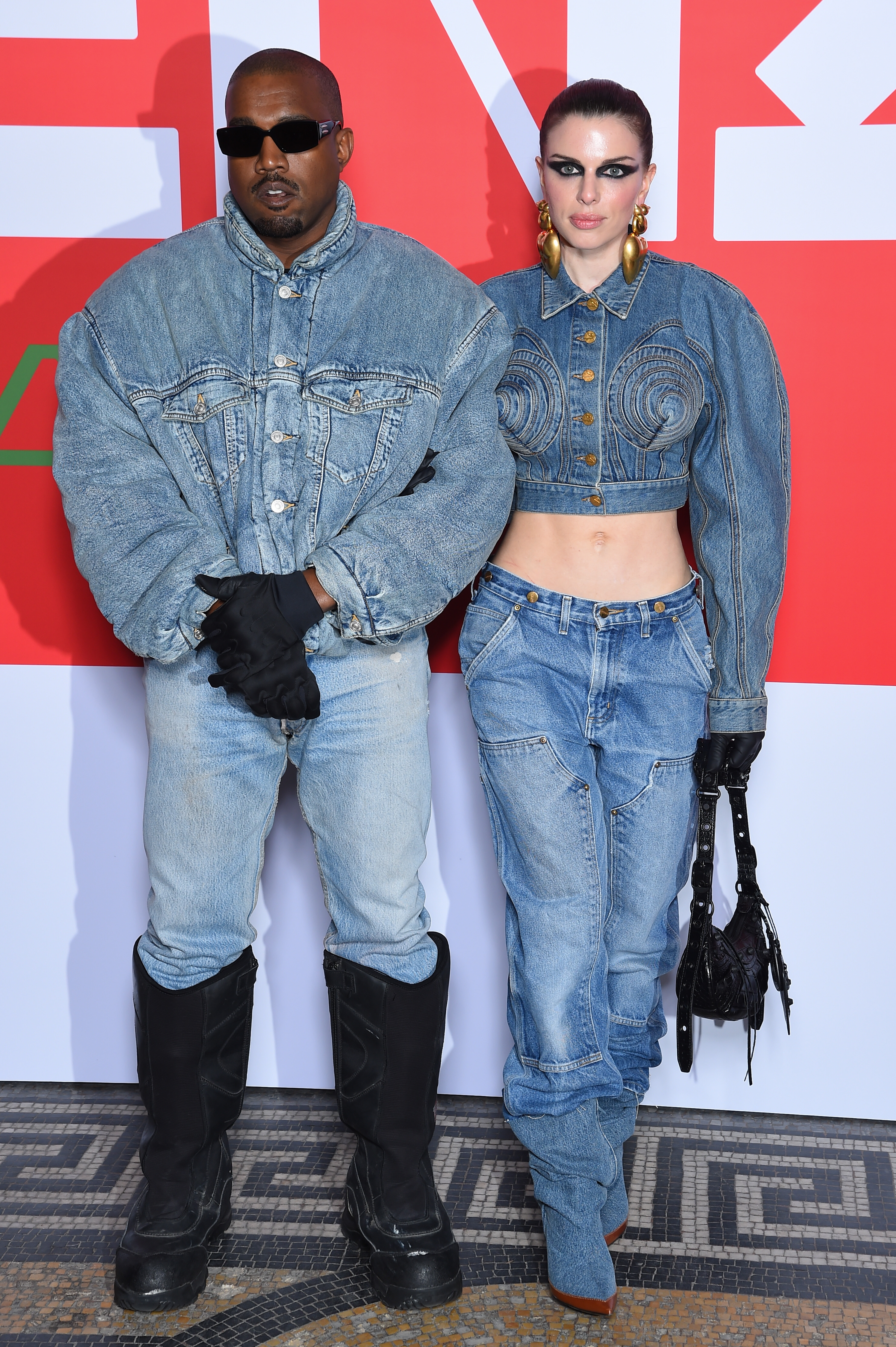 Kanye West et Julia Fox.