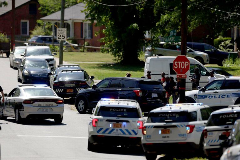4 agents des forces de l’ordre tués et 4 blessés alors qu’ils servaient un mandat d’arrêt dans un domicile de Caroline du Nord